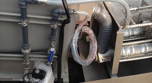 升流式氧污泥反應器內(nèi)出現(xiàn)污混的方法-青島樂中環(huán)?？萍加邢薰? /> 
</p>
<p style=